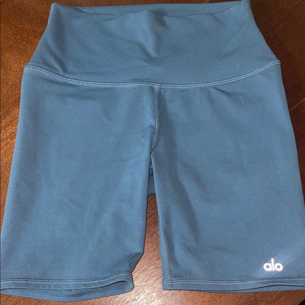 ALO Yoga Women's Navy Bike Shorts
